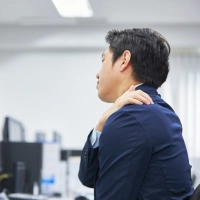 【黃于軒醫師聊聊天】不只是肩頸痠痛——當頸椎壓力開始影響頭痛與手麻
