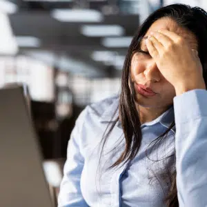【劉盈盈醫師聊聊天】熱潮紅、體重增加、代謝下降？更年期調理不只是改善症狀而已